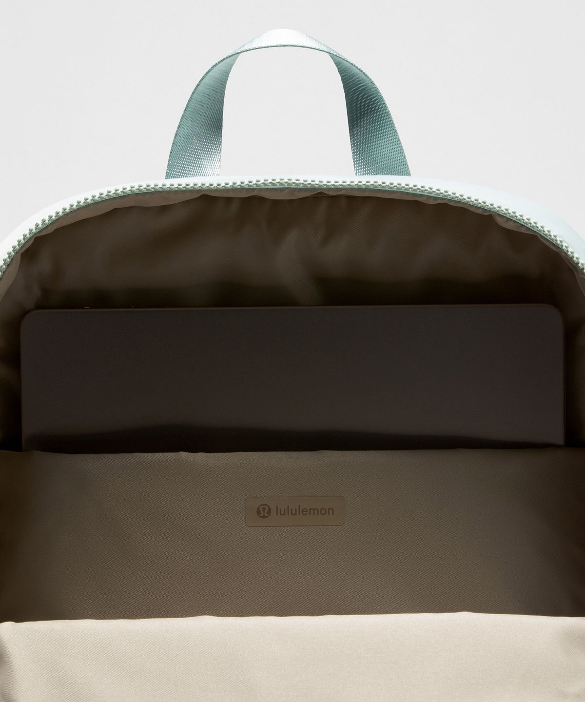 Everywhere Backpack 22L