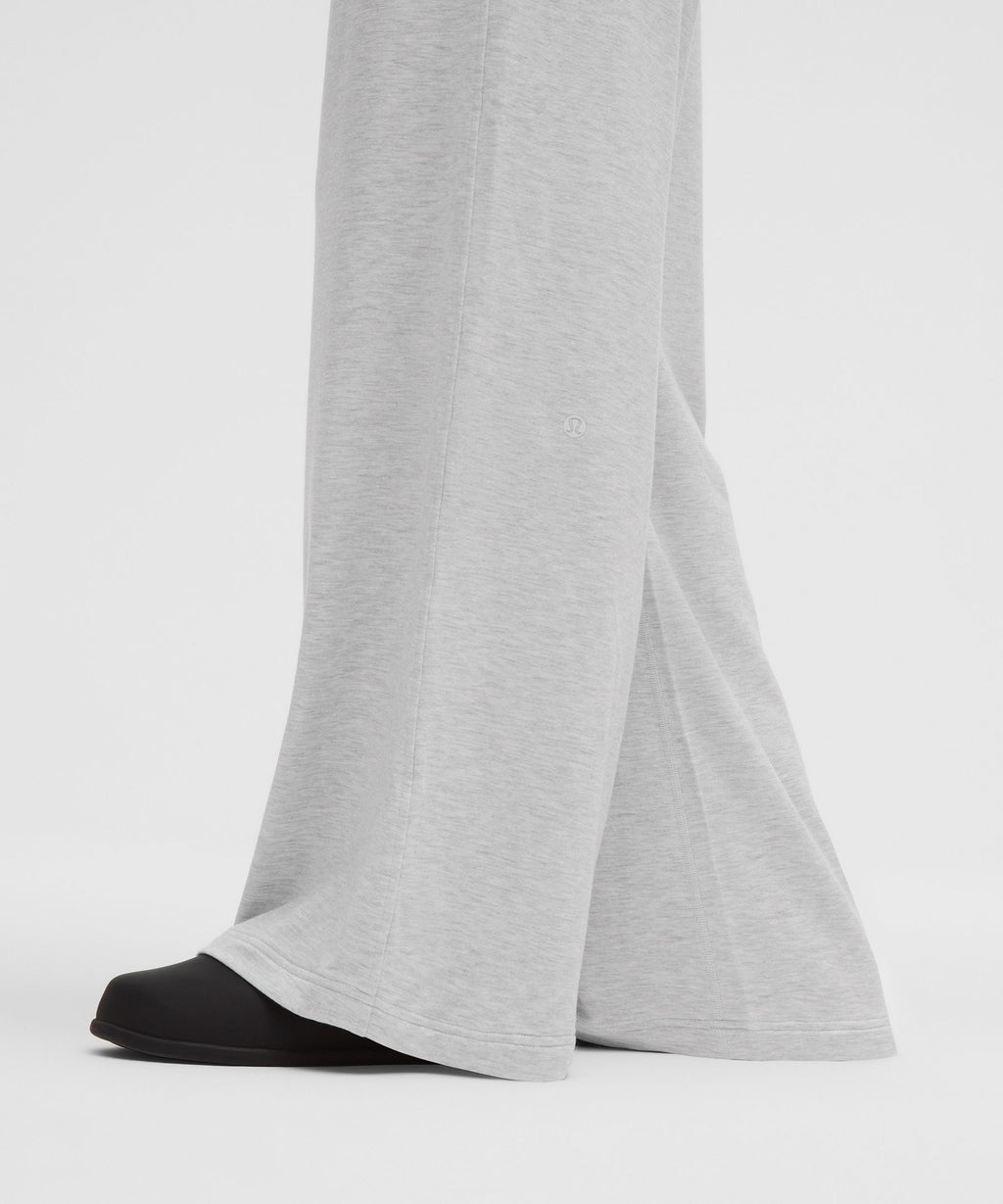 BeCalm Mid-Rise Wide-Leg Pant