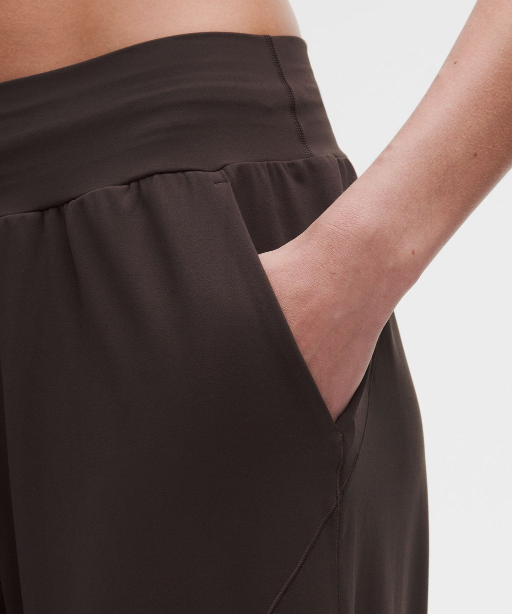 Groove Low-Rise Relaxed Cinch PantShort