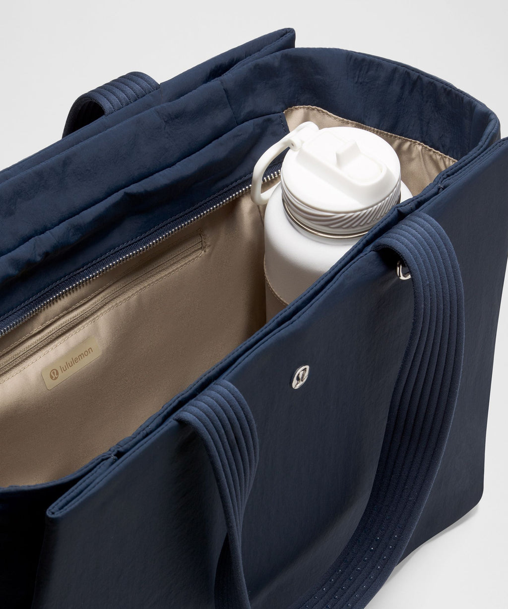Triple Compartment Tote Bag 18L