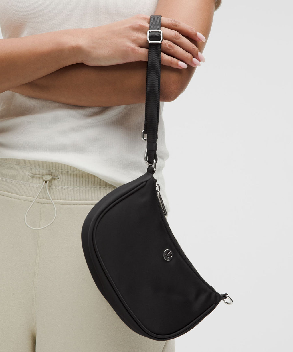 City Essentials Mini Shoulder Bag 1L