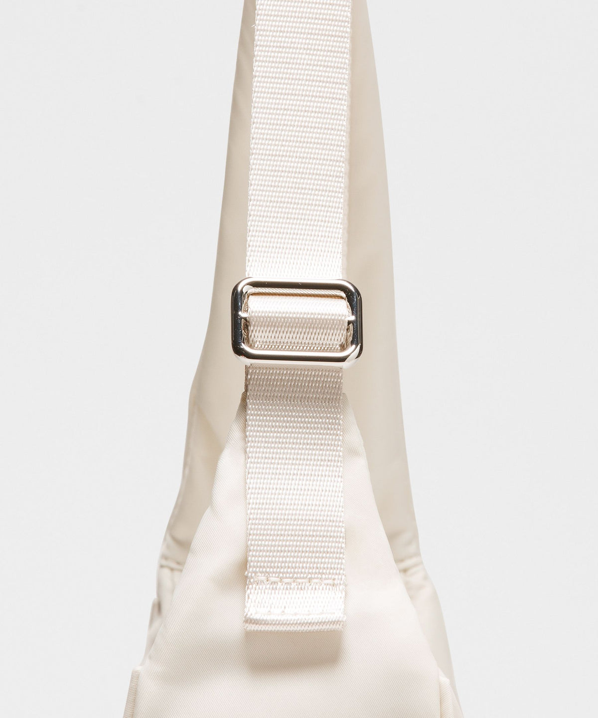 City Essentials Shoulder Bag 4L
