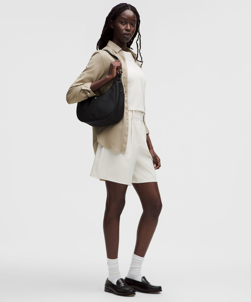 City Essentials Shoulder Bag 4L